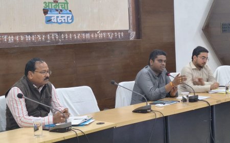 धान खरीदी केन्द्रों में बारदाना उपलब्ध सुनिश्चित करें, किसी भी समिति में बारदानों कमी नहीं होनी चाहिए - कलेक्टर श्री हरिस एस