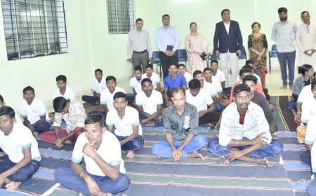 पुनर्वासित सदस्यों को पारीवारिक माहौल में हुनरमंद बनाने , करें सार्थक प्रयास-कमिश्नर श्री डोमन सिंह