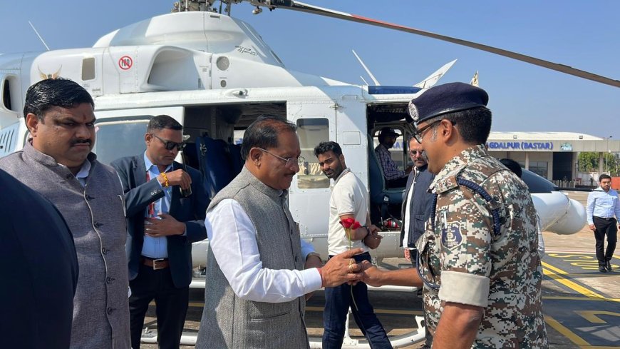 मुख्यमंत्री श्री विष्णु देव साय का जगदलपुर एयरपोर्ट में किया गया आत्मीय स्वागत