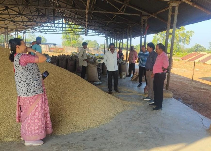 अधिकारी कर रहे धान खरीदी केन्द्रों का ,आकस्मिक निरीक्षण–