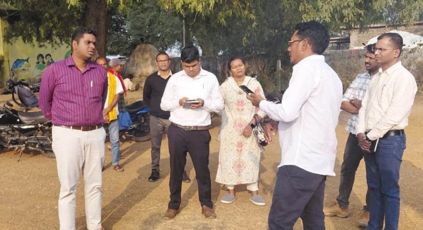 कलेक्टर श्री हरिस एस ने लोहंडीगुड़ा क्षेत्र के मतदाताओं से सीधा संवाद कर परखी पुनरीक्षण की गुणवत्ता