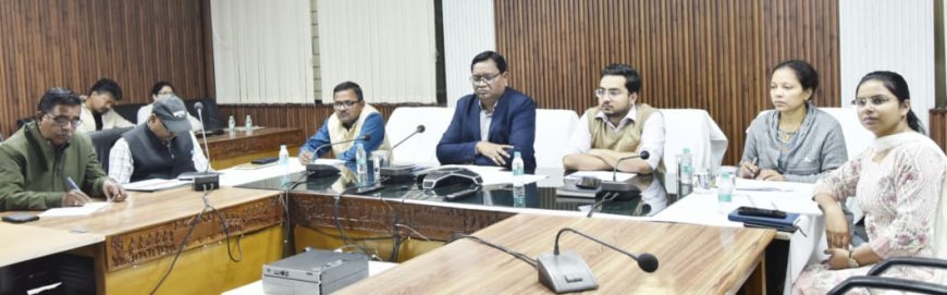कमिश्नर बस्तर श्री डोमन सिंह ने सीईओ जिला पंचायत की संभाग स्तरीय बैठक में पुनर्वास केन्द्रों के बेहतर संचालन पर दिया बल
