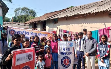 शासकीय उच्चतर माध्यमिक विद्यालय करीतगांव की एनएसएस इकाई ने मालगांव में चलाया 'सुरक्षित पारा सुरक्षित लईकामन' अभियान