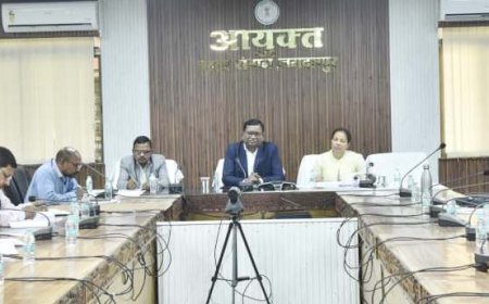 नियद नेल्लानार योजनांतर्गत क्षेत्रों में सेचुरेशन मोड पर योजनाओं का करें क्रियान्वयन-कमिश्नर श्री डोमन सिंह