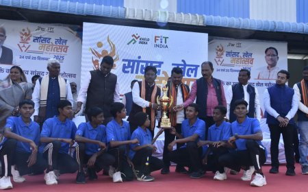 सांसद महेश कश्यप ने विजेता खिलाड़ियों को किया पुरस्कृत, कहा- राष्ट्र की ताकत बनें युवा