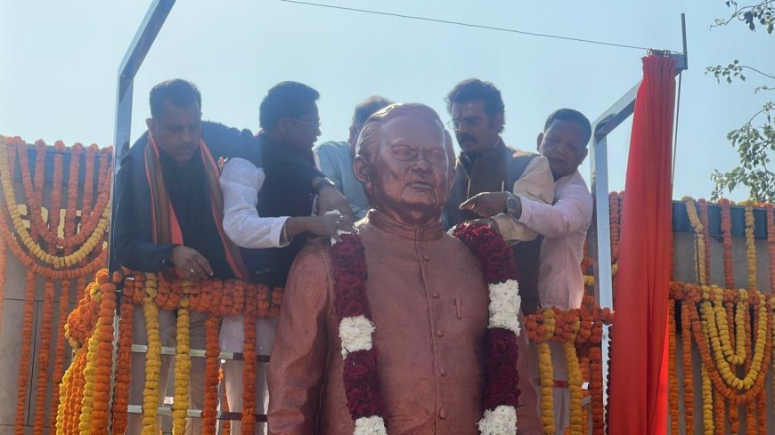 लालबाग में अटल बिहारी बाजपेयी की प्रतिमा का हुआ अनावरण ,जयंती पर अटल जी को दी गई भावभीनी श्रद्धांजलि