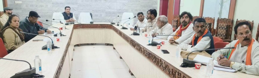 निर्वाचक नामावली विशेष गहन पुनरीक्षण को लेकर राजनीतिक दलों की बैठक