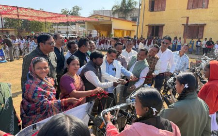 तोकापाल  ब्लॉक में सरस्वती सायकल योजना अंतर्गत 379 विद्यार्थियों को सायकल वितरण