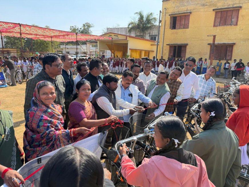 तोकापाल  ब्लॉक में सरस्वती सायकल योजना अंतर्गत 379 विद्यार्थियों को सायकल वितरण