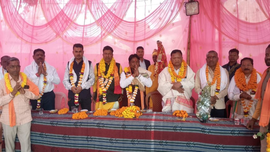 बस्तर सांसद श्री महेश कश्यप ने छात्राओं को प्रदान किया साइकिल