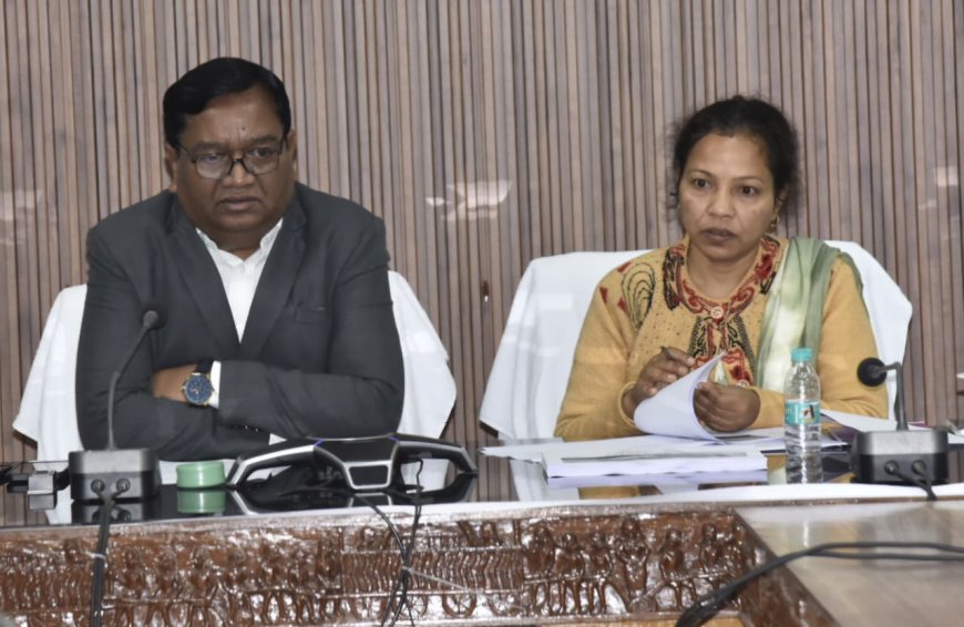 मैदानी अमले की उपलब्धता सहित सेवाओं का प्रदाय करें सुनिश्चित-कमिश्नर बस्तर श्री डोमन सिंह ,कमिश्नर बस्तर ने संभाग स्तरीय अधिकारियों की समीक्षा बैठक में दिए निर्देश