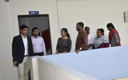 28 आत्मसमर्पित माओवादियों के जीवन में घुल रहे कौशल के रंग, कलेक्टर ने नुवा बाट में परखी हकीकत