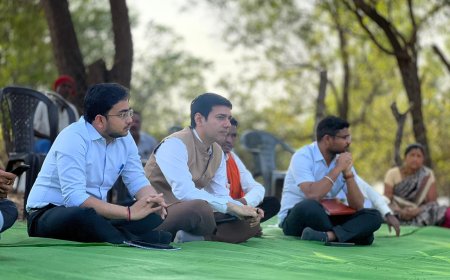 धुरागाँव में कलेक्टर ने स्वच्छता दीदियों से की मुलाकात,ओडीएफ प्लस मॉडल विलेज बनाने पर हुई चर्चा