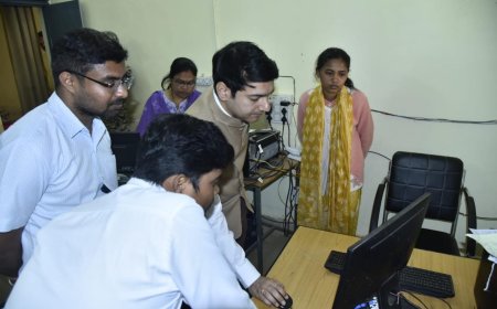 कलेक्टर आकाश छिकारा ने किया लोहंडीगुड़ा तहसील एवं एसडीएम कार्यालय का औचक निरीक्षण