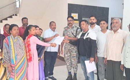 नेता प्रतिपक्ष राजेश चौधरी के नेतृत्व में वार्डवासियों ने बाउंड्री वॉल की सीमा वर्तमान सीमा में रखने हेतु सौंपा ज्ञापन