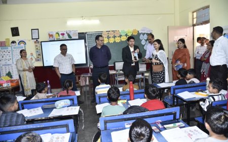 केंद्रीय नीति आयोग के अधिकारियों और कलेक्टर ने पीएम श्री विद्यालय तथा आकांक्षी ब्लॉक के स्वास्थ्य शिविर का किया अवलोकन