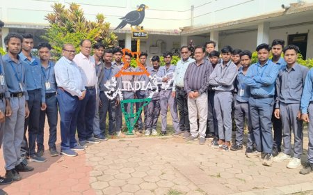 आईटीआई  जगदलपुर के प्रशिक्षणार्थियों का नवाचार-स्क्रेप से बनाया ‘इंडिया’ का आकर्षक नक्शा