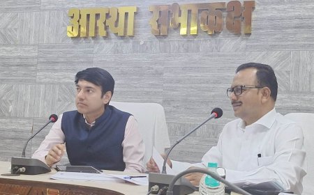 आदिम जाति एवं अनुसूचित जाति विकास विभाग की योजनाओं की कलेक्टर ने की समीक्षा