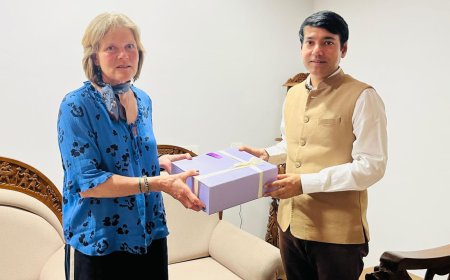 बस्तर की सांस्कृतिक धरोहर ने जीता संयुक्त राष्ट्र की मेंटर का दिल, प्रवास के बाद भावुक होकर विदा हुई सुश्री किर्सी ह्यवैरिनेन