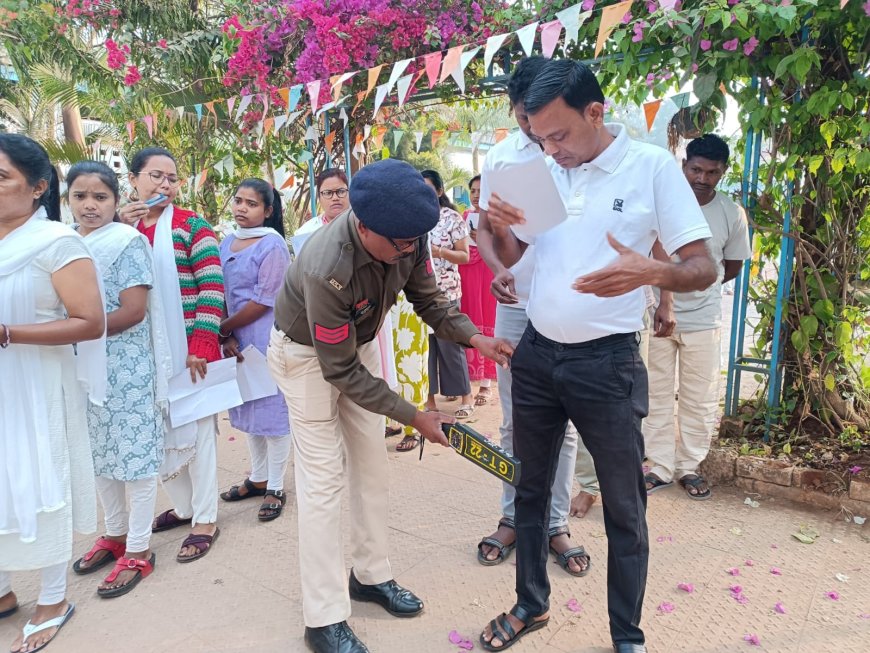 बस्तर में 'भविष्य के शिक्षकों' की परीक्षा: कड़े पहरे के बीच 11,870 अभ्यर्थियों ने दी परीक्षा