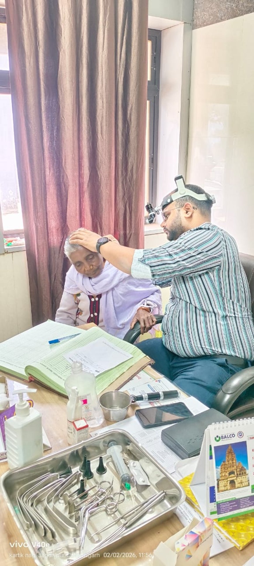 कलेक्टर की संवेदनशीलता ने 69 वर्षीय दशमती की दुनिया में घोली 'आवाज' , तत्काल मिला श्रवण यंत्र