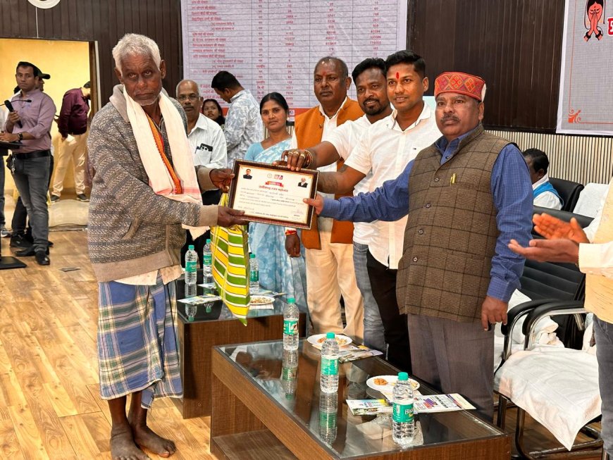 जगदलपुर में विद्युत विभाग के योजनाओं के प्रचार के साथ सम्मानित हुए हितग्राही