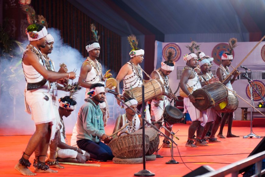 बस्तर पण्डुम में थिरकीं कई राज्यों की संस्कृतियां, जनजातीय नृत्यों ने मोहा दर्शकों का मन