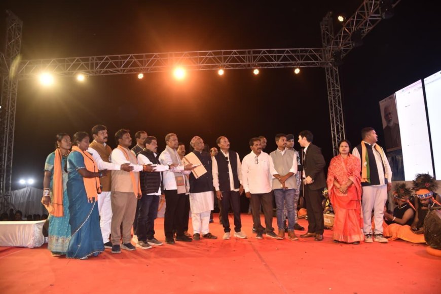 वन मंत्री श्री केदार कश्यप ने चित्रकोट महोत्सव के दौरान किया बस्तर हेरिटेज मैराथन के लोगो का अनावरण