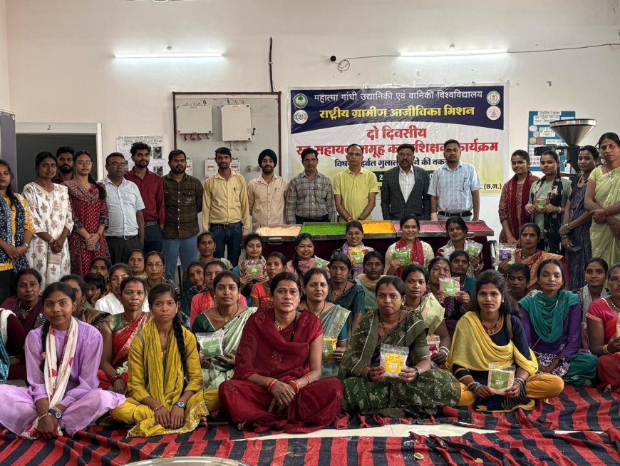 हर्बल गुलाल प्रशिक्षण से महिला स्वावलंबन को मिला नया आयाम