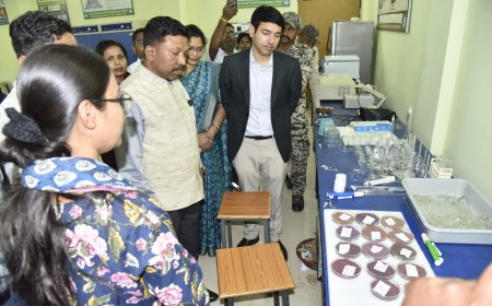 कलेक्टर श्री आकाश छिकारा ने किया डेबरीधुर उद्यानिकी महाविद्यालय का भ्रमण