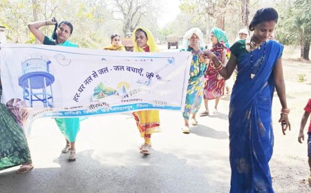 पानी बचाओ अभियान में सक्रिय सहभागिता निभा रही हैं तीरथगढ़ एवं धोबीगुड़ा की महिला जल वाहिनी