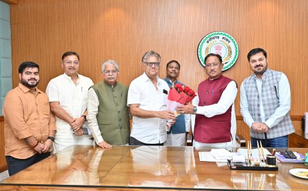 मुख्यमंत्री से इंद्रावती बेसिन विकास प्राधिकरण के नवनियुक्त उपाध्यक्ष श्री शरद अवस्थी ने की मुलाकात