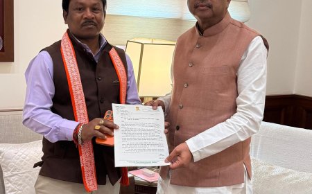 बस्तर सांसद महेश कश्यप ने दिल्ली में केंद्रीय शिक्षा मंत्री धर्मेंद्र प्रधान से की मुलाकात,पोटाकेबिन कर्मचारियों के भविष्य को लेकर सौंपा ज्ञापन