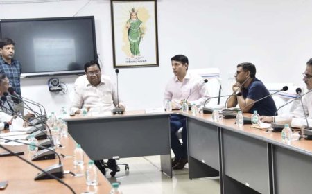 मेडिकल कॉलेज स्वशासी समिति प्रबंधकारिणी की बैठक में कमिश्नर ने दिए निर्देश