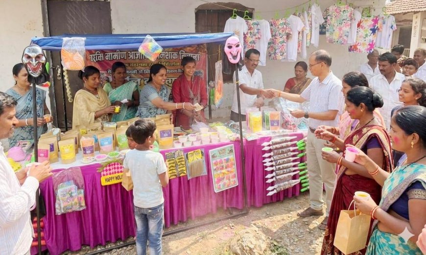 बस्तर की खुशबू और हर्बल रंगों से महकेगी होली , जगदलपुर कलेक्टोरेट में सजे स्व-सहायता समूहों के विशेष स्टॉल