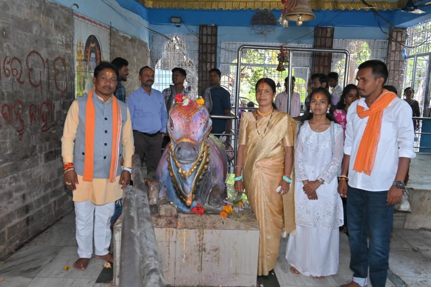 बस्तर सांसद ने सपरिवार किए गुप्तेश्वर महादेव के दर्शन, कोरापुट में हनुमान मंदिर प्राण प्रतिष्ठा समारोह में हुए शामिल