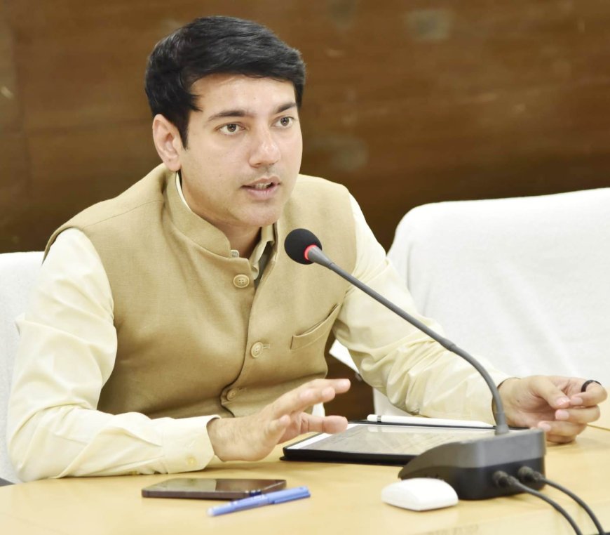 जल जीवन मिशन की योजनाओं को जल्द पूर्ण करें -कलेक्टर श्री आकाश छिकारा