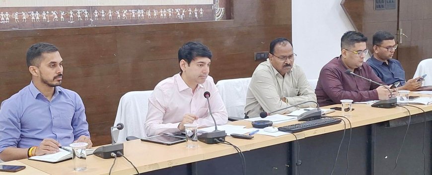 जनदर्शन ,जन चौपाल के आवेदनों पर करें तत्काल निराकरण की कार्यवाही- कलेक्टर श्री आकाश छिकारा