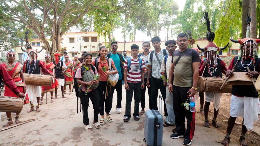 केरल की एथलेटिक्स टीम पहुंची जगदलपुर, पारंपरिक लोकनृत्य से हुआ भव्य स्वागत