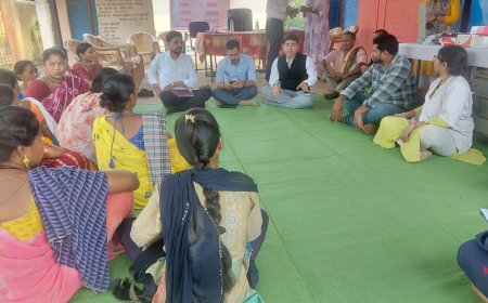 बस्तर कलेक्टर श्री छिकारा ने राजस्व पखवाड़ा शिविरों का किया औचक निरीक्षण