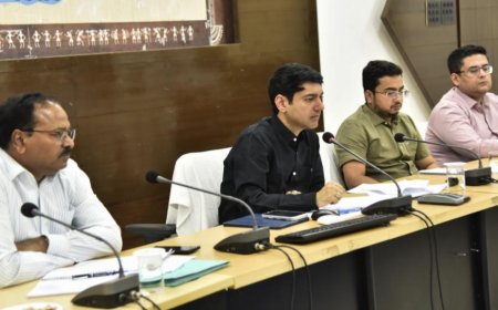 नियद नेल्लानर 2.0 योजना, बस्तर मुन्ने और स्वस्थ बस्तर अभियान का किया जाए प्रभावी क्रियान्वयन - कलेक्टर श्री आकाश छिकारा