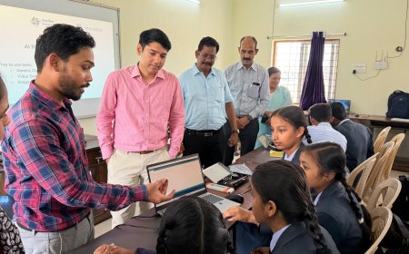 विवेकानंद स्कूल में एआई और रोबोटिक्स प्रशिक्षण, कलेक्टर ने विद्यार्थियों से किया संवाद