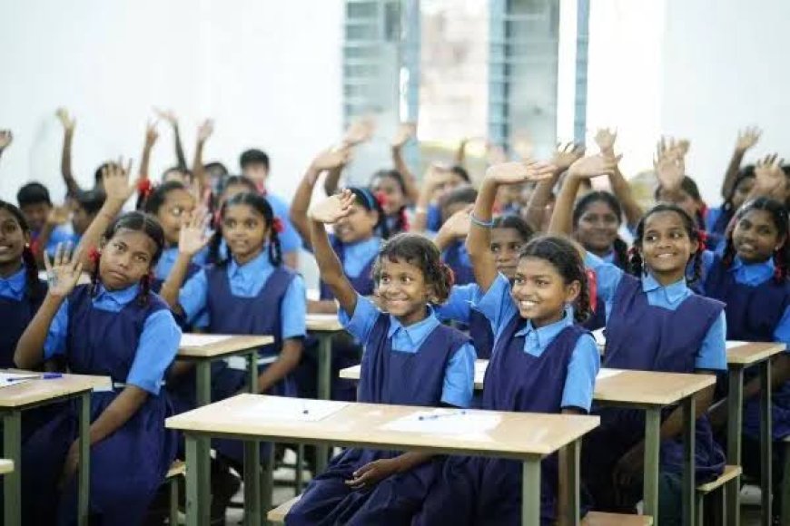 छत्तीसगढ़ के स्कूलों में बड़ा बदलाव: प्रार्थना में दीप, सरस्वती वंदना और गुरु मंत्र अनिवार्य
