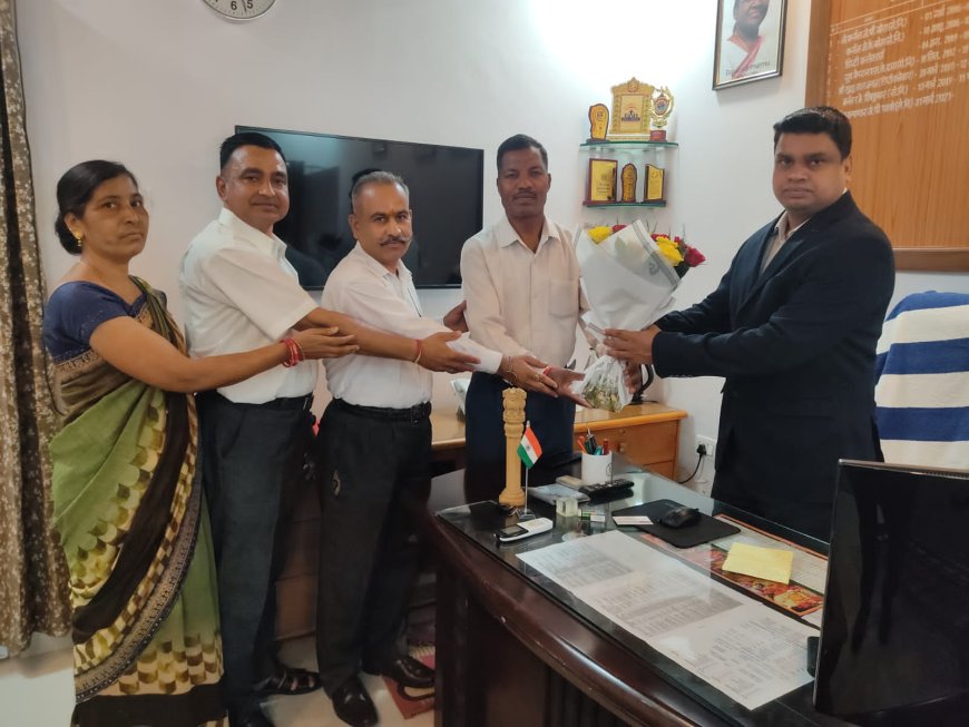 विंग कमांडर किशोर कुमार हिरवानी ने जिला सैनिक कल्याण अधिकारी ने पदभार  ग्रहण किया