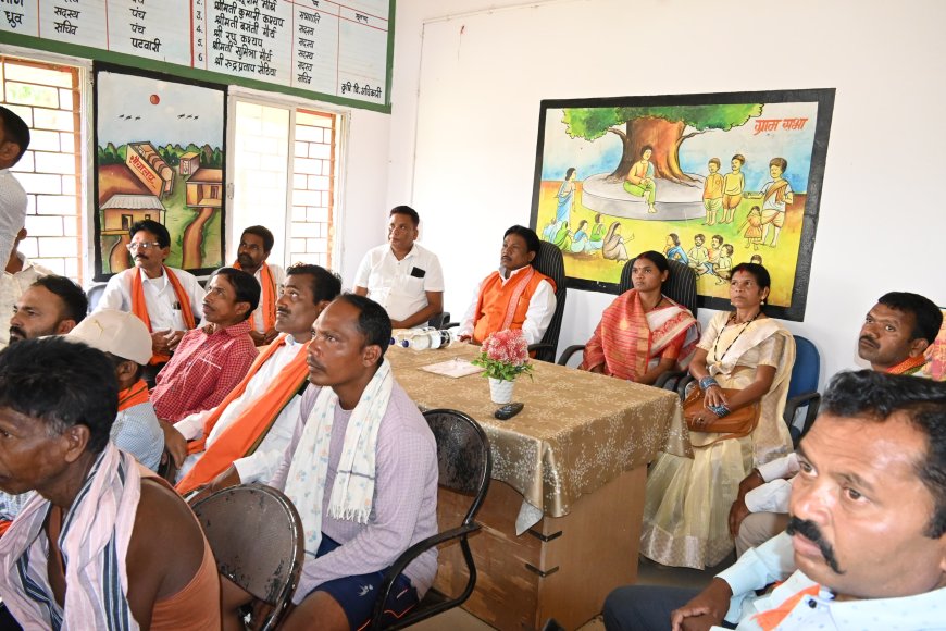 लेंड्रा बूथ में सुनी मन की बात–सांसद महेश कश्यप ने :प्रधानमंत्री ने अंतरिक्ष विज्ञान,डिजिटल जनगणना और आत्मनिर्भर भारत की उपलब्धियों को सराहा
