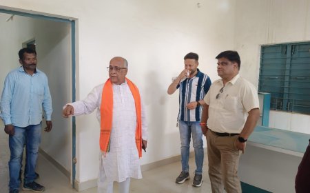 नारायणपुर में जिला सहकारी केंद्रीय बैंक के उपाध्यक्ष ने किया शाखा भवन का निरीक्षण