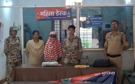 कोतवाली थाना पुलिस ने एक और बड़ी कार्रवाई करते हुए गांजा बिक्री करते हुए डोंगाघाट से एक महिला को किया गिरफ्तार