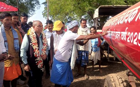 चितापुर-2 के मावली माता मड़ई मेला में विधायक विनायक गोयल ने किया पानी टैंकर वितरण