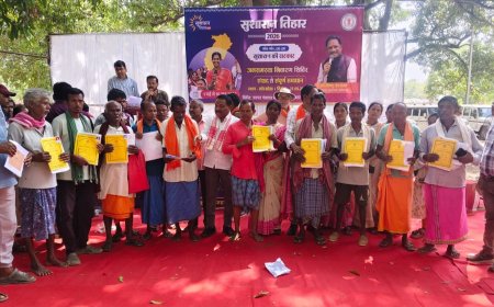 खोरखोसा में सुशासन तिहार शिविर-योजनाओं का सीधा लाभ लेने उमड़े ग्रामीण