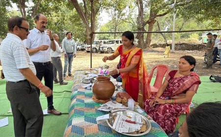 सुशासन तिहार में बस्तर के पारंपरिक स्वाद की धूम , नारी शक्ति महिला समूह बस्तर को हर शिविर में हो रही अच्छी आमदनी